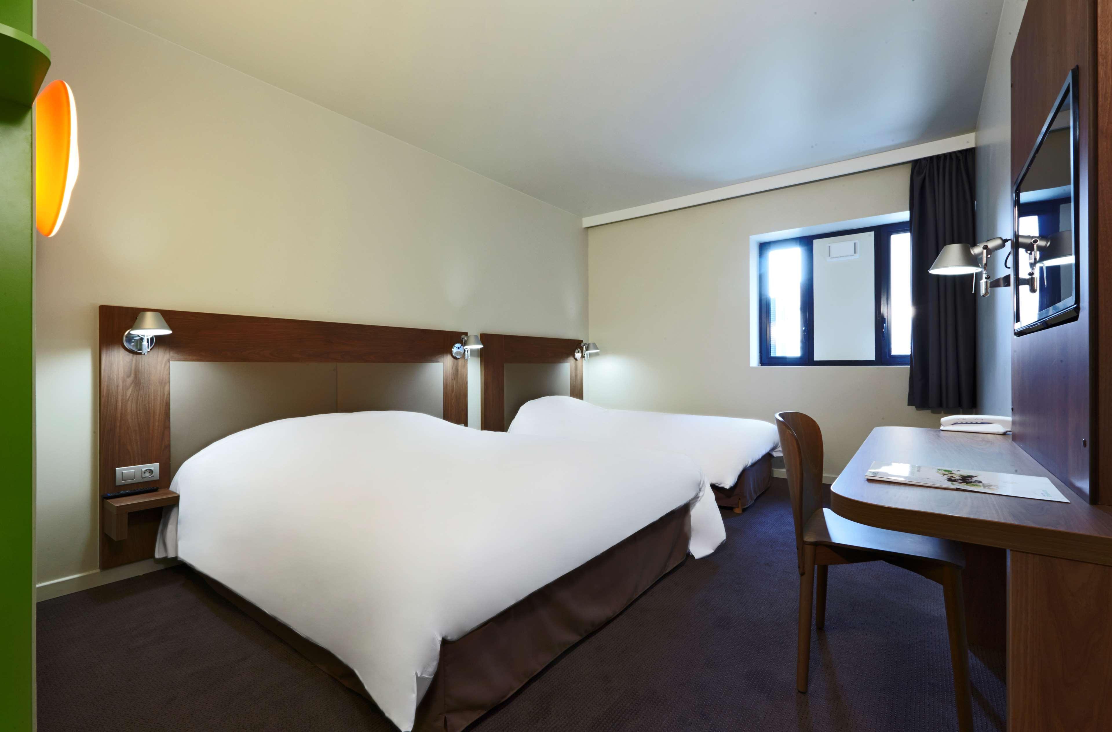 Campanile Nancy Centre - Gare Hotel Bagian luar foto