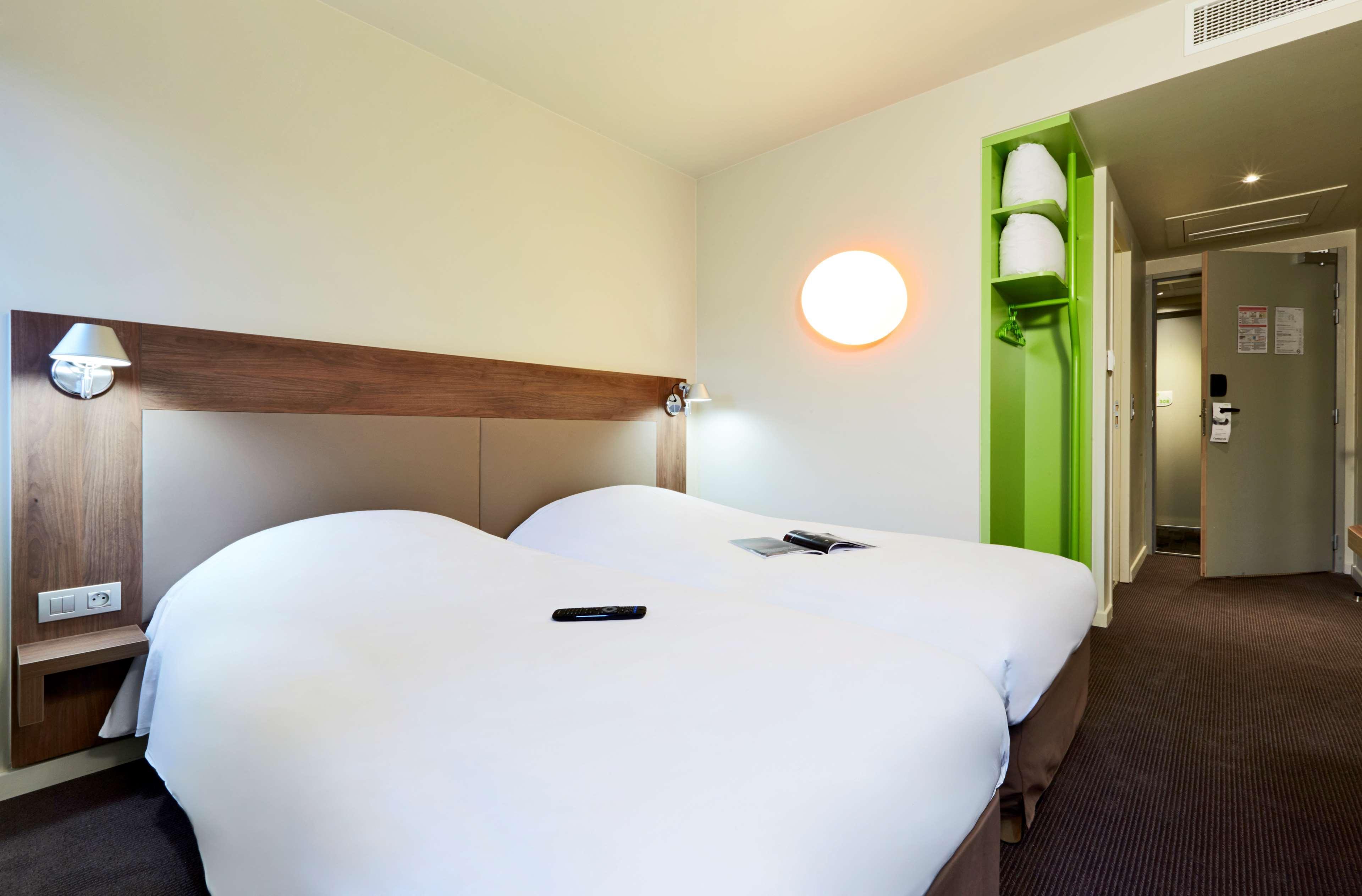Campanile Nancy Centre - Gare Hotel Bagian luar foto