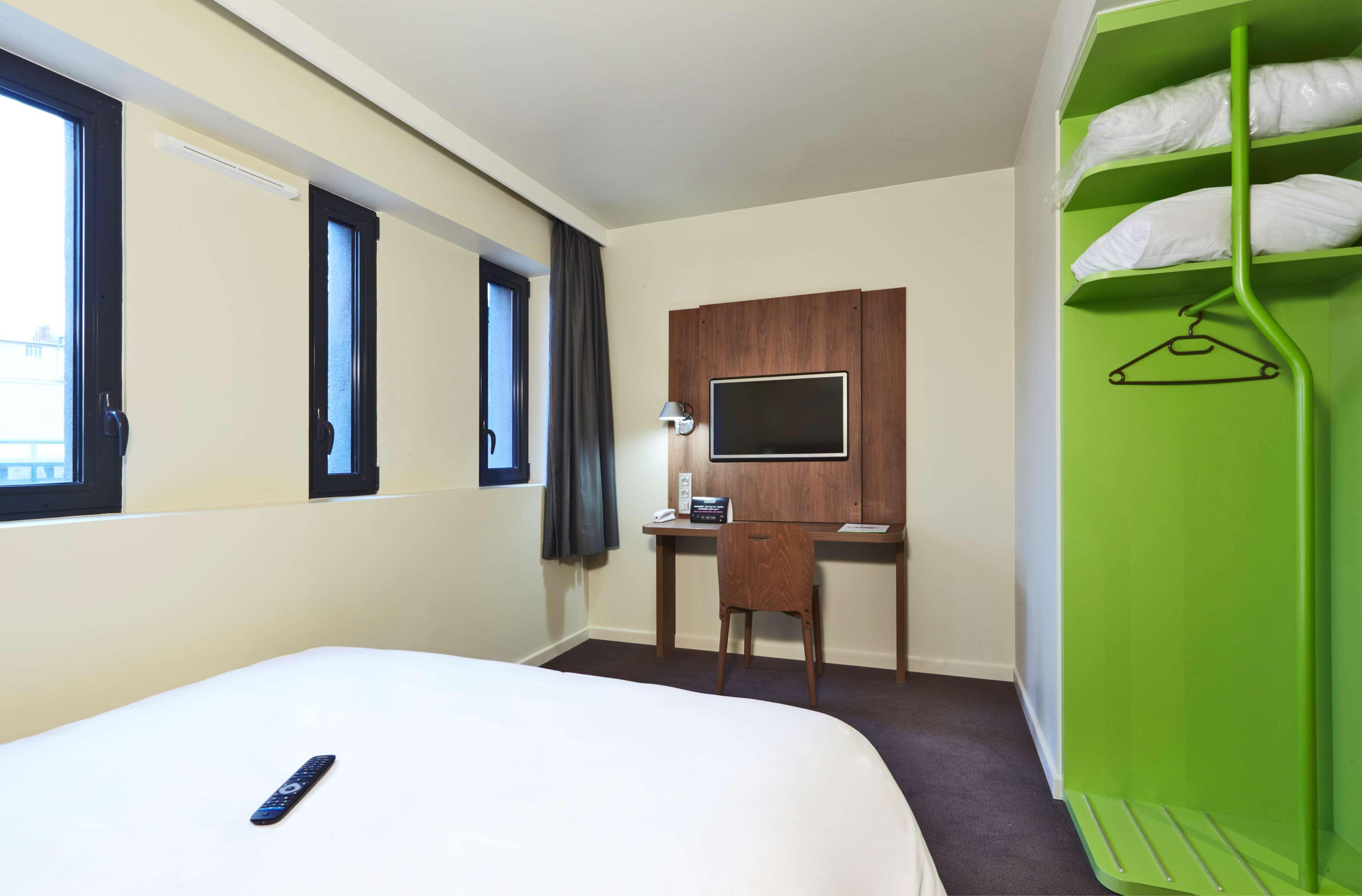 Campanile Nancy Centre - Gare Hotel Bagian luar foto